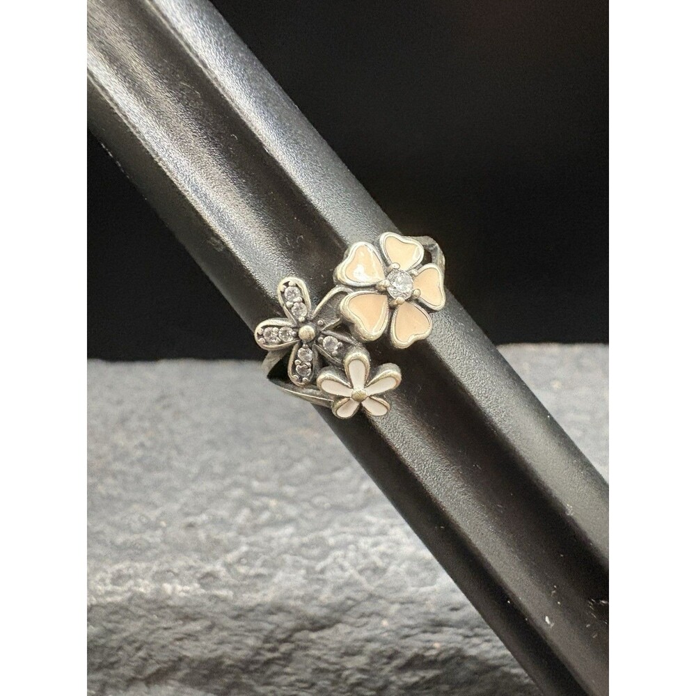 SZ 8 Vtg Sterling 925 Ring Flower Design Multiple Clear Stones White Pink Petals